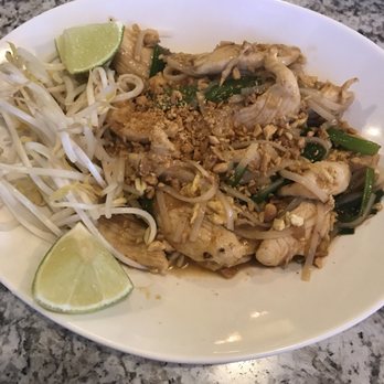 Me Con Bistro - Pad thai - Chinese Near Me - Austin, Texas