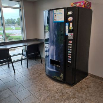 Express Oil Change & Tire Engineers - Vending machine & another waiting room. - Tires Near Me - Richmond, Texas