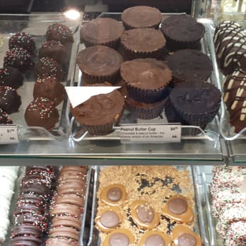 Kilwins Ice Cream - Chocolate - Fudge - There's a reason your feeling like a kid in a candy store. - Ice Cream & Frozen Yogurt Near Me - Patchogue, New York