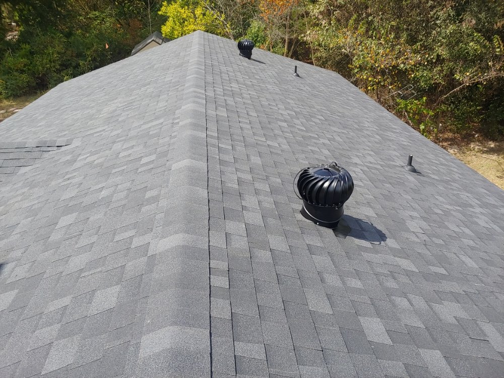 Slide of Hernandez Roofing