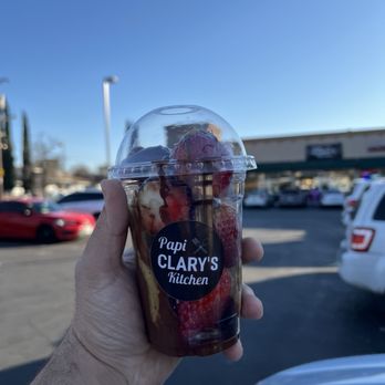 Papi Clary's Kitchen - Dubai Choclate covered strawberries - Asian Fusion Near Me - Concord, California