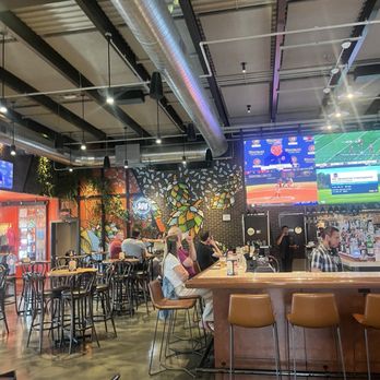 Alter Brewing + Kitchen - Brewpubs Near Me - Oak Brook, Illinois