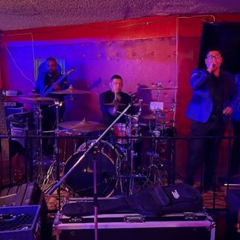 El Rincon Latino - a band performing on stage - Sports Bars Near Me - Los Angeles, California El Rincon Latino - a band performing on stage - Sports Bars Near Me - Los Angeles, California