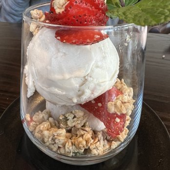 Variable Cafe - Vanilla Parfait - Vegan Near Me - Los Angeles, California