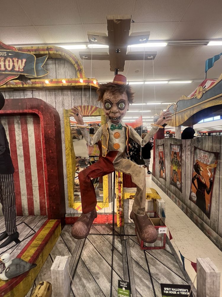 SPIRIT HALLOWEEN - Updated July 2025 - 13942 Imperial Hwy, La Mirada