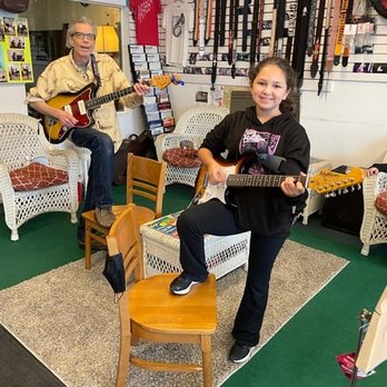 Anderson Musik - Musical Instruments & Teachers Near Me - Northbrook, Illinois