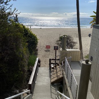 Thousand Steps Beach - Bottom of the the stairs. Shower on the right - Beaches Near Me - Laguna Beach, California