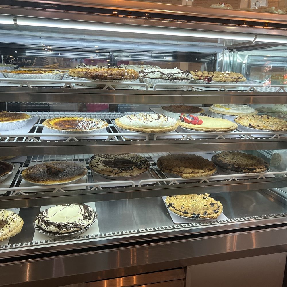 Hometown Bakeshop - Pies - Bakeries Near Me - Centerport, New York