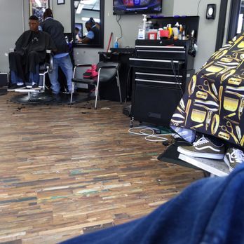 Holidays Barbershop - Barbers Near Me - Columbia, South Carolina Holidays Barbershop - Barbers Near Me - Columbia, South Carolina