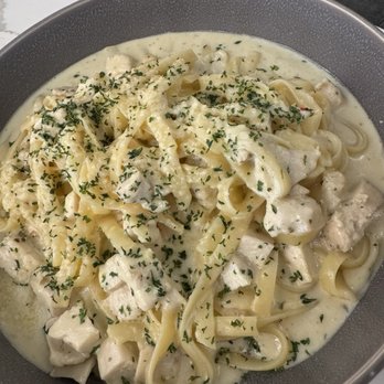 Garbatella - Chicken Fettuccine Alfredo - Italian Near Me - Chula Vista, California