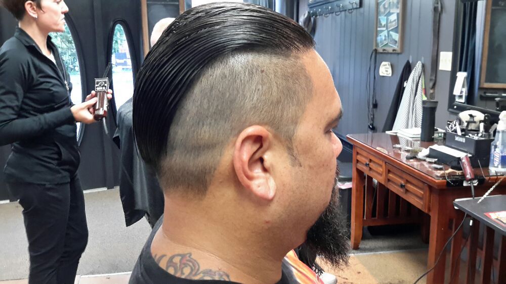 Hometown Barbers Logo