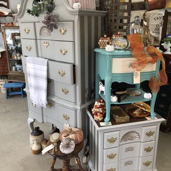 Barn & Charm - Used, Vintage & Consignment Near Me - Newhall, California Barn & Charm - Used, Vintage & Consignment Near Me - Newhall, California