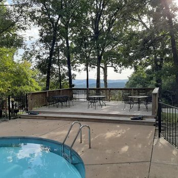 Foxfire Resort - Beautiful views at these cottages near Silver Dollar City - Guest Houses Near Me - Branson, Missouri Foxfire Resort - Beautiful views at these cottages near Silver Dollar City - Guest Houses Near Me - Branson, Missouri