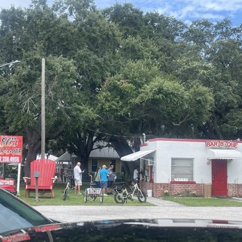 Eli's Bar B Que - Barbeque Near Me - Dunedin, Florida