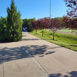 Peruque Valley Park - Wide sidewalks