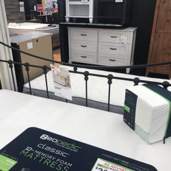 Big Lots - Got a new showroom for furniture at this Big Lots and it's super nice!