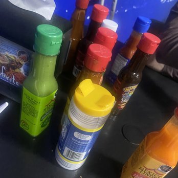 Mariscos el Mazateño - Lots of salsa - Mexican Near Me - Tijuana, BCN