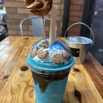Toasted Mallow - Cookie Monster Milkshake - Desserts Near Me - Gilbert, Arizona