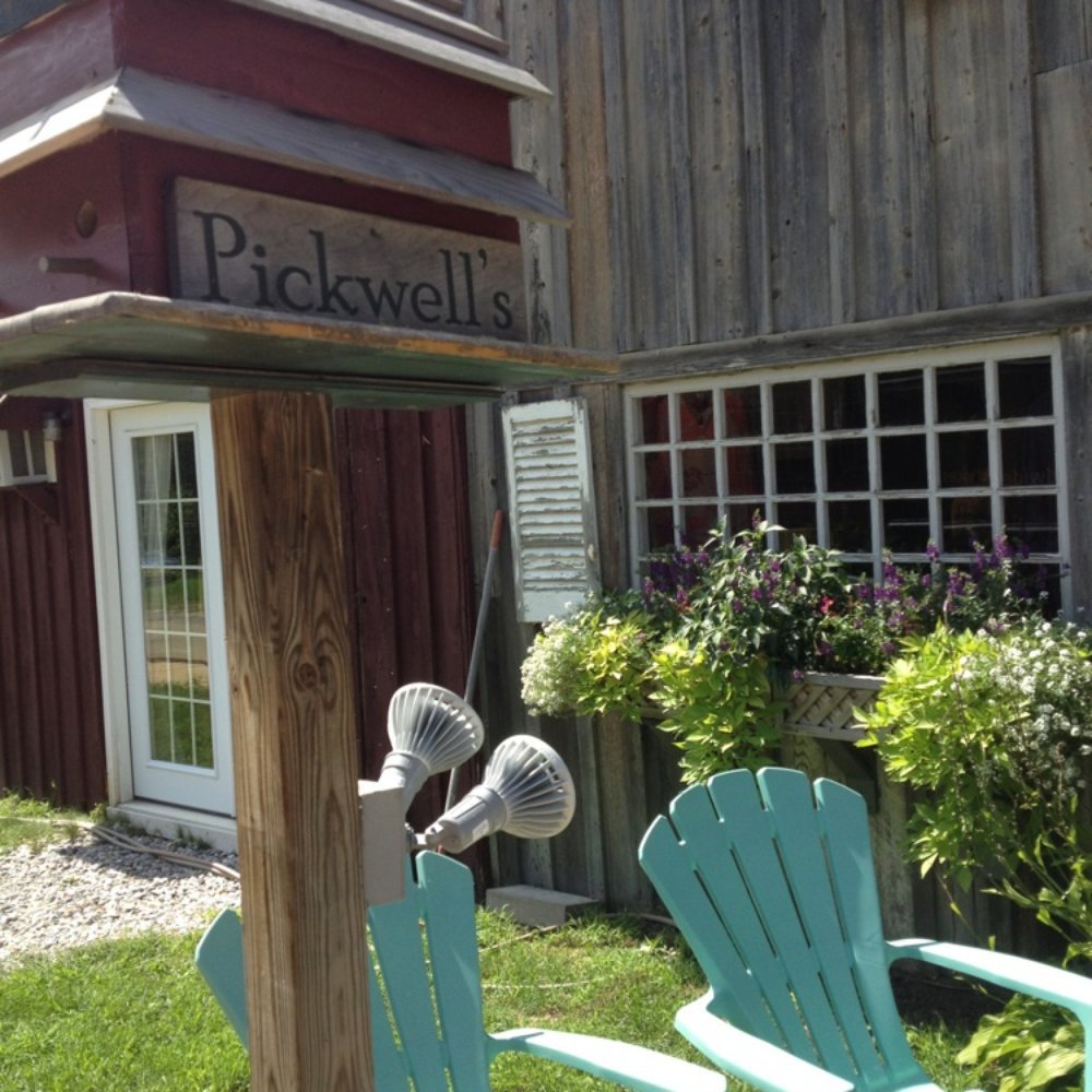 Pickwell's Barn - Home Decor Near Me - Wilmington, Vermont Pickwell's Barn - Home Decor Near Me - Wilmington, Vermont
