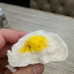 Mmm that's not a great ratio. And the cream seems to be not that creamy.