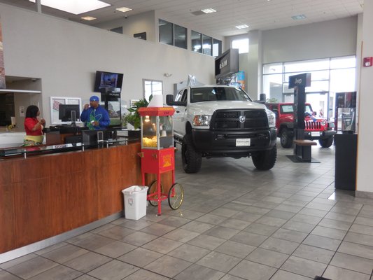 Folsom Lake Chrysler Dodge Jeep Ram Folsom Ca FOLSOM LAKE CHRYSLER DODGE JEEP RAM - Updated August 2024 - 157 Photos