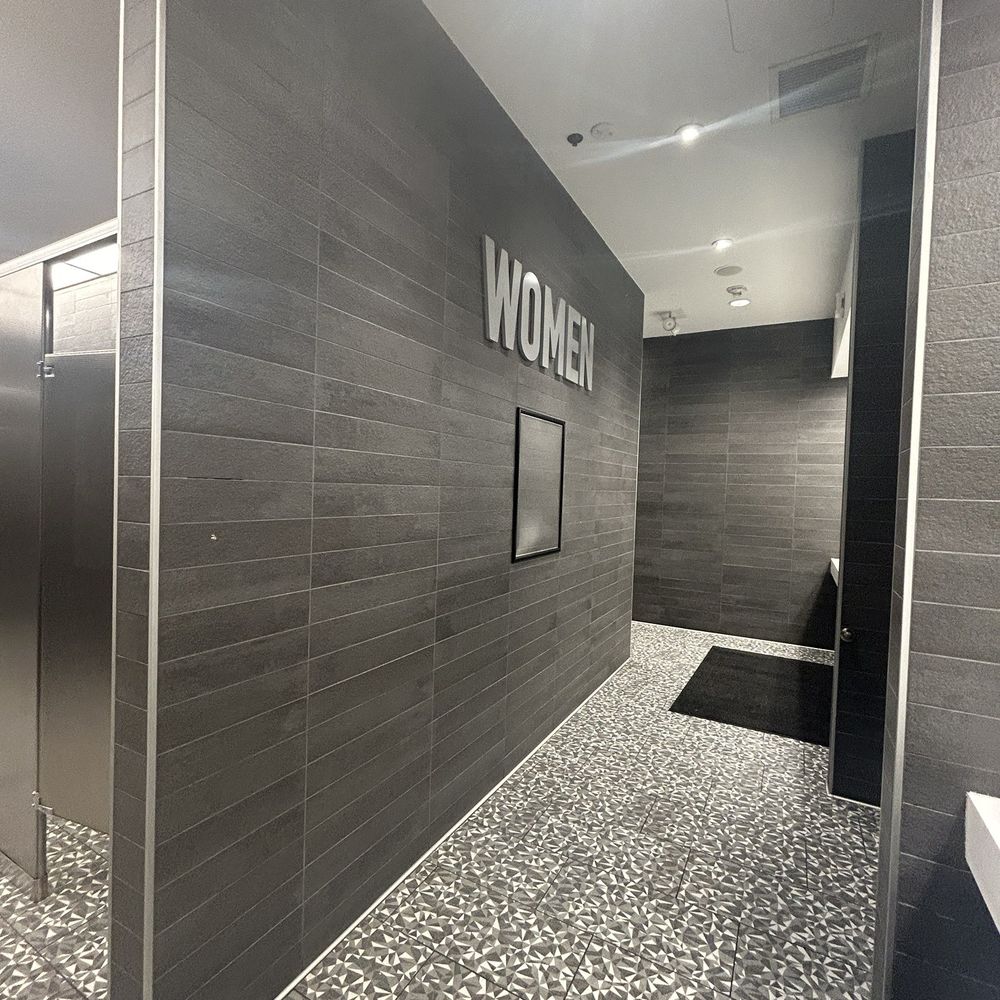 Dave & Buster's Fairfield - Bathroom - Arcades Near Me - Fairfield, California Dave & Buster's Fairfield - Bathroom - Arcades Near Me - Fairfield, California