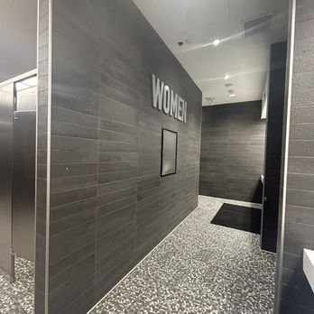 Dave & Buster's Fairfield - Bathroom - Arcades Near Me - Fairfield, California Dave & Buster's Fairfield - Bathroom - Arcades Near Me - Fairfield, California