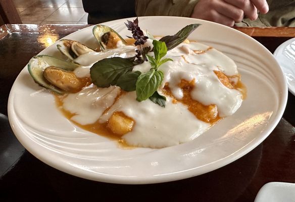 Fav Bistro by null