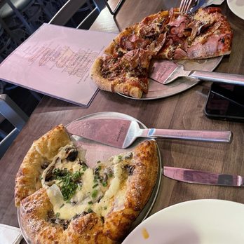 Mellow Mushroom Mount Dora - Holy Shitake and Meaty pizzas - Pizza Near Me - Mount Dora, Florida Mellow Mushroom Mount Dora - Holy Shitake and Meaty pizzas - Pizza Near Me - Mount Dora, Florida