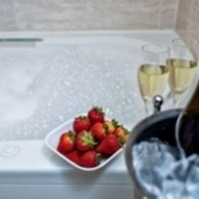 Royal Inn + Suites by null