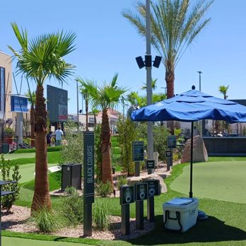 PopStroke - Tiger Woods putting course and restaurants - Mini Golf Near Me - Paradise, Nevada