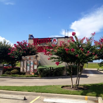 Wendy's - the front of the restaurant - Fast Food Near Me - Rosenberg, Texas