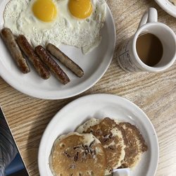 Poppa's Place - Best silver dollar pancakes with almonds