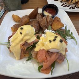 Smoke salmon Benedict Smoke salmon Benedict