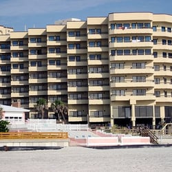 Best Western New Smyrna Beach Hotel & Suites - View of the hotel from the beach