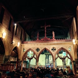 Église Saint-Jean-Évangéliste - "Mystères" par le Choeur du Plateau lors de la Nuit Blanche 2016 pour Montréal en Lumière.