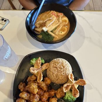 Ichiro Ramen - #7 ramen and general tsos chicken - Ramen Near Me - St. Peters, Missouri
