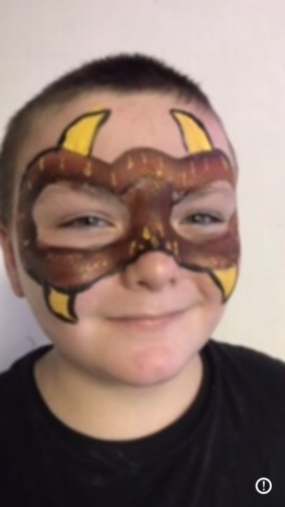 Twisting Balloons & Face Painting by Elsie, Houston Roadtrippers