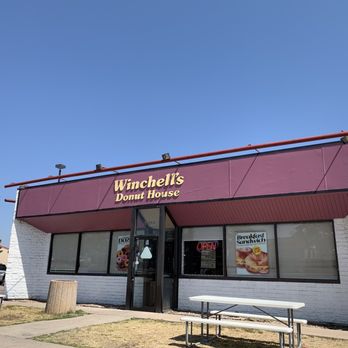 Winchell's Donut House - outside - Donuts Near Me - Aurora, Colorado Winchell's Donut House - outside - Donuts Near Me - Aurora, Colorado