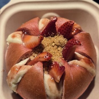 Miopane - Strawberry cheesecake - Bakeries Near Me - Pasadena, California