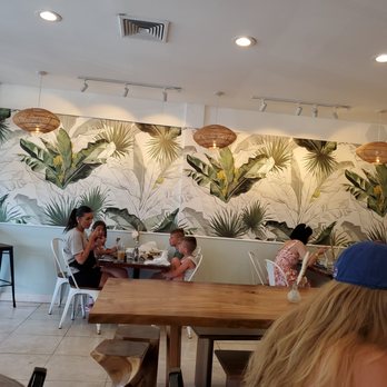Fig & Ginger - Nice and clean dining area - Breakfast & Brunch Near Me - Honolulu, Hawaii Fig & Ginger - Nice and clean dining area - Breakfast & Brunch Near Me - Honolulu, Hawaii