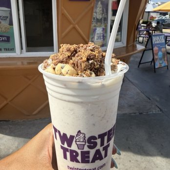 Twistee Treat - Medium vanilla twirl with Reese's peanut butter cups and cookie dough - Juice Bars & Smoothies Near Me - Largo, Florida Twistee Treat - Medium vanilla twirl with Reese's peanut butter cups and cookie dough - Juice Bars & Smoothies Near Me - Largo, Florida