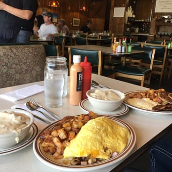 Edelweiss - Combo omelette with biscuit and gravy - Breakfast & Brunch Near Me - Auburn, California Edelweiss - Combo omelette with biscuit and gravy - Breakfast & Brunch Near Me - Auburn, California