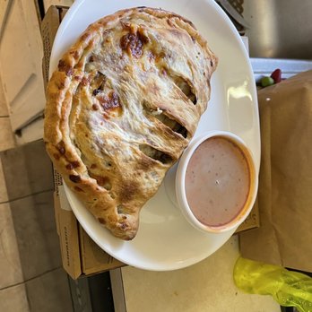 Kensington Pizza - Calzone - Pizza Near Me - Berlin, Connecticut