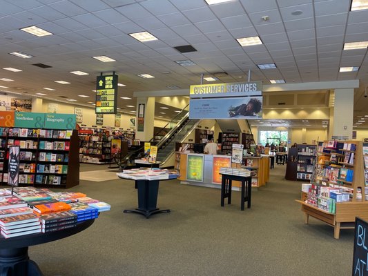 Barnes and Noble Irvine Spectrum photo 10