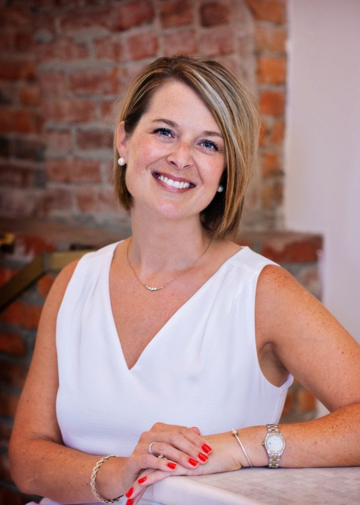 BEGINNINGS KC REAL ESTATE Updated May 2024 20 Photos 203 NW