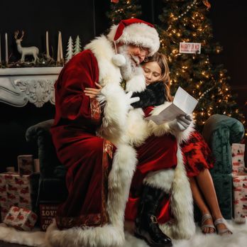 Jessica Lea Photography - Santa Mini Session - Boudoir Photography Near Me