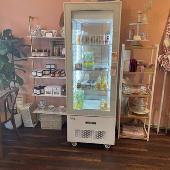 Sugarbird Cafe - Refrigerated drinks and goods - Bakeries Near Me - Glendale, California Sugarbird Cafe - Refrigerated drinks and goods - Bakeries Near Me - Glendale, California