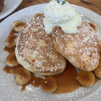 Cream Pot - Caramel banana soufflé pancakes - Breakfast & Brunch Near Me - Honolulu, Hawaii