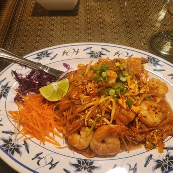 Bangkok Village - Shrimp Pad Thai - Thai Near Me - Naperville, Illinois